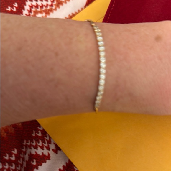 Elegant Gold Tennis Bracelet - Picture 1 of 2